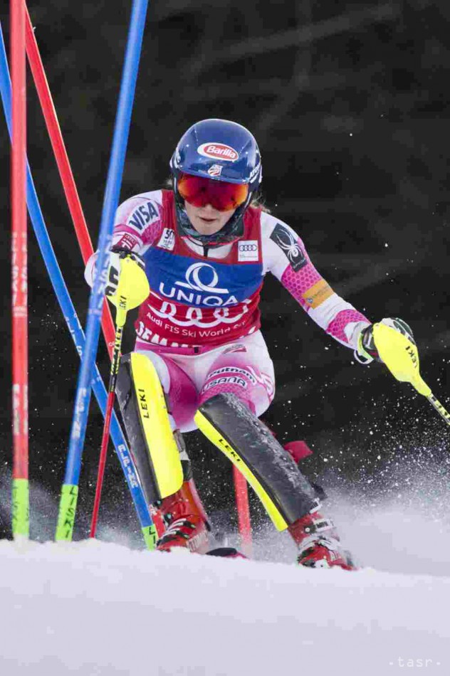 Na archívnej snímke americká reprezentantka v alpskom lyžovaní Mikaela Shiffrinová na trati prvého kola v slalome v rámci Svetového pohára v alpskom lyžovaní v rakúskom Semmeringu 29. decembra 2016.