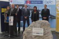 diaľnica základný kameň |Slovensko hospodárstvo do