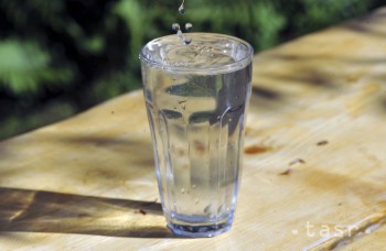 Fluorid vo vode nás pomaly zabíja. Pomáha k depresii a únave