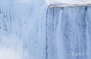 Zamrznuté Niagarské vodopády sú veľkolepým dielom prírody