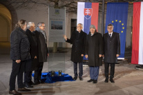 Rakúsky prezident odhalil v Hainburgu pamätnú tabu