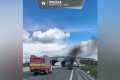 VIDEO: Na rýchlostnej ceste R7 vzbĺklo auto, dopravu obmedzili 