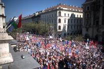 Demonštrácie proti Orbánovi v Maďarsku