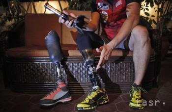 Bývalý vojak s amputovanou nohou sa chystá zdolať Mount Everest