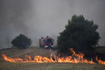 Grécko požiar lesný oheň hasič les