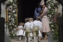 Pippa Middletonová svadba fotky kráľovská rodina V