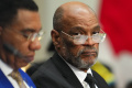 Haitský premiér Ariel Henry odstúpil z funkcie