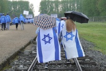 Spomienka na holokaust v Auschwitzi