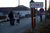 Ľudia z Ukrajiny prichádzajú na Slovensko