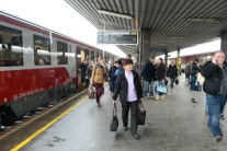 Študenti a dôchodcovia oddnes cestujú vlakmi zadar