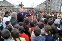 Krížová cesta v rómskej osade