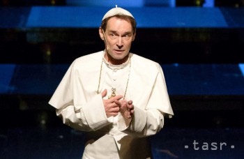 Highlighty týždňa: Spievajúci pápež, unikát z kávy a smrť Cohena
