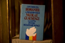 Knihy a časopisy, ktoré údajne napísal Nicolae Cea
