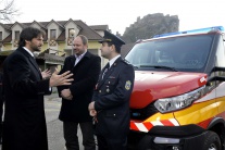 Odovzdávanie nových vozidiel dobrovoľným hasičom