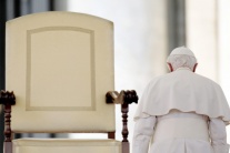 Pápež Benedikt končí na vatikánskom stolci