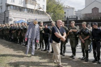 Zásah pred ruskou ambasádou na Ukrajine